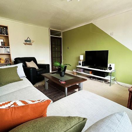 لندن Spacious 2 Bedroom Apartment In Cricklewood المظهر الخارجي الصورة