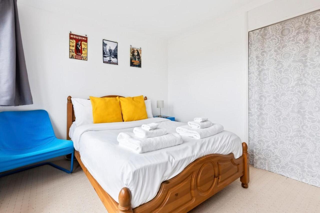لندن Spacious 2 Bedroom Apartment In Cricklewood المظهر الخارجي الصورة
